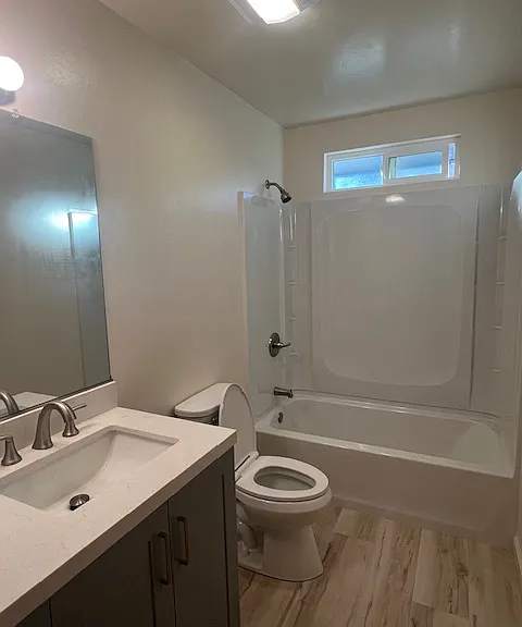 622-624 Ambrose Dr #622 — Photo 4