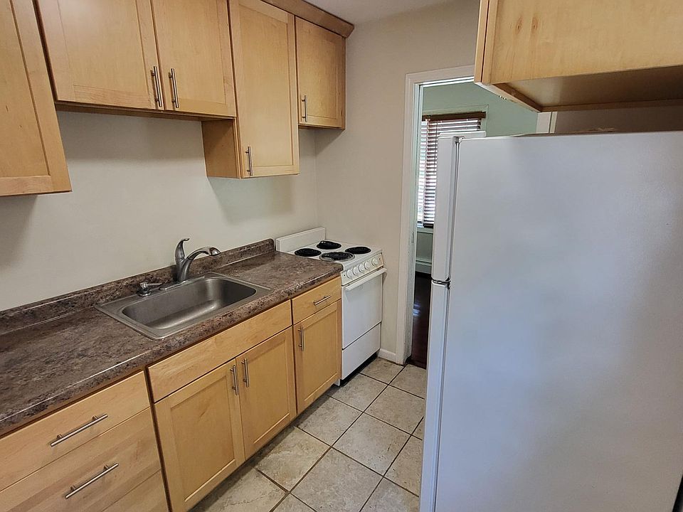 Kitchen from breakfast area