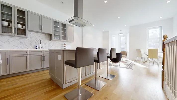 Rented by Urban Living International | media 6