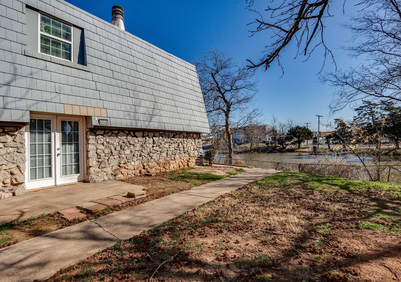 2 Bedroom 1.5 Bath Condo On Nw Expressway And Wilshire Section 8 Approved — Photo 2