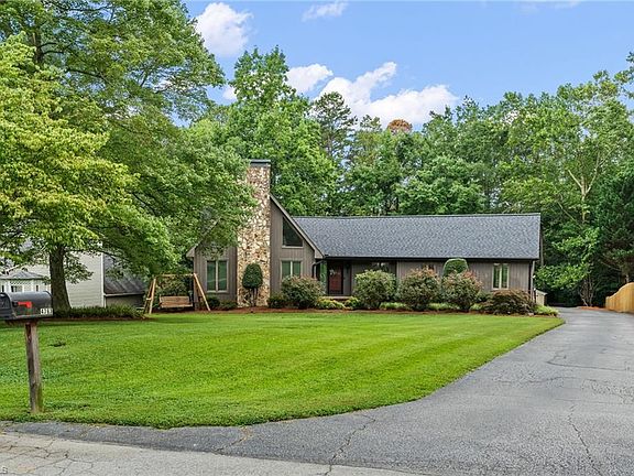 4th image of 4763 Pineview Dr