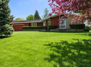 8 Crestwood Dr, Winchester, IN 47394