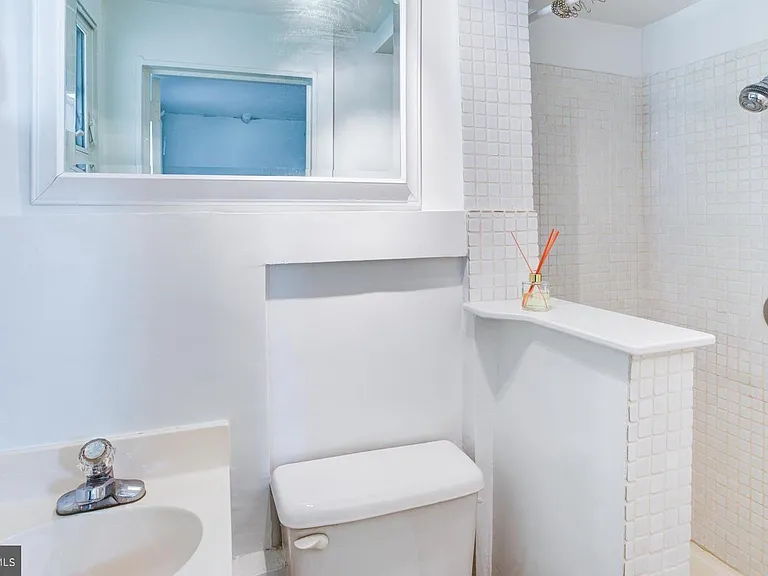 4633 Asbury Pl NW — Photo 19