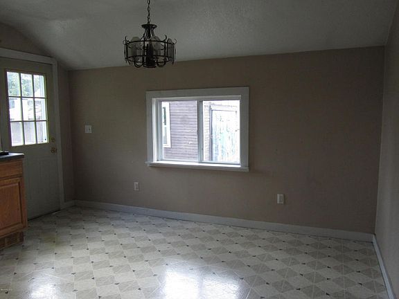 4th image of 5424 Lacey St