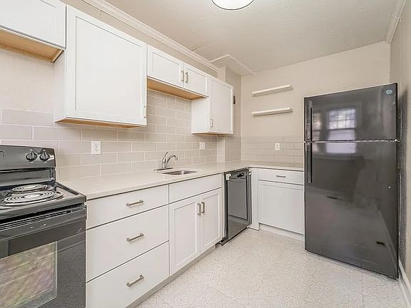 4th image of 324 S Hydraulic St #1