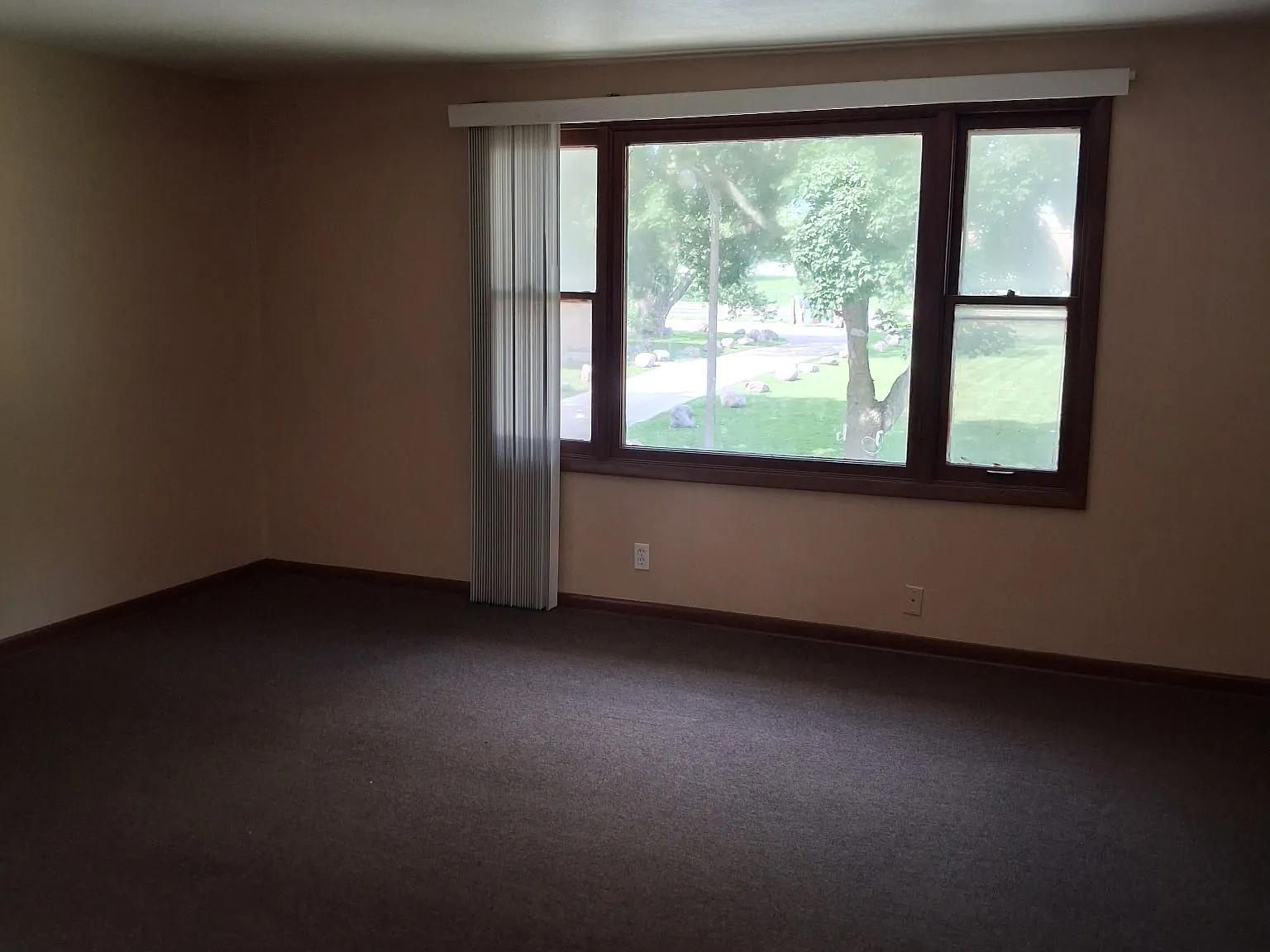2 bed, $1,100 — Photo 2