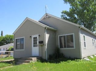 709 4th Ave SW, Jamestown, ND 58401