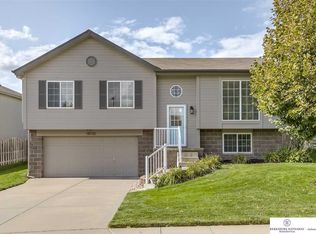 18732 Allan St, Omaha, NE 68135