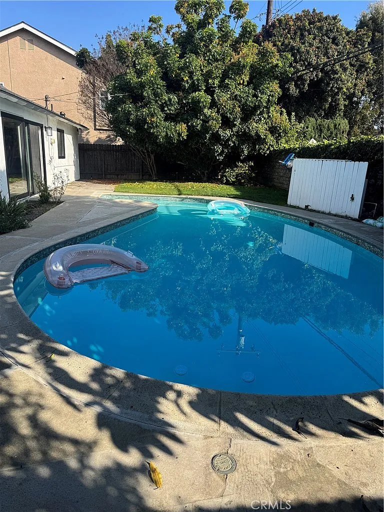 3 bed, 1684 sqft, $7,000 — Photo 4