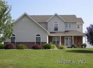 11930 Westwood Ln, Highland, IL 62249