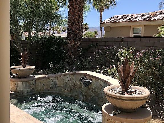 Oversized Courtyard Spa