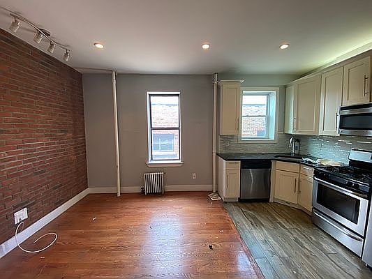 3rd image of 21 Fort Washington Ave #E5