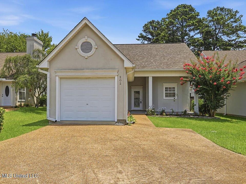 1st image of 202 Shadow Lake Dr N