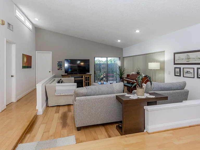 5570 Piping Rock Dr — Photo 11