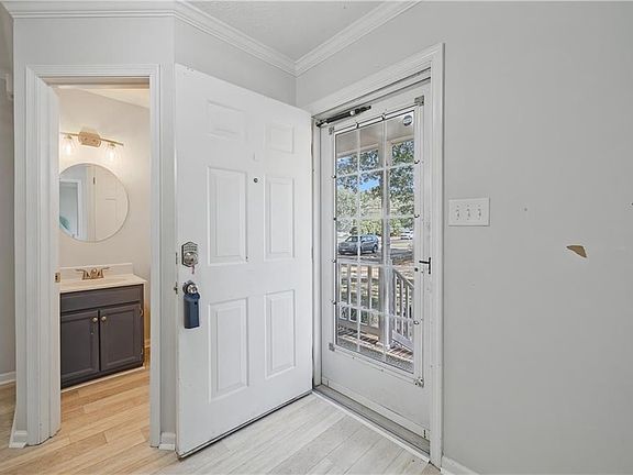 5th image of 154 Smith St