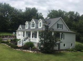 159 Fotos Rd, Mount Hope, WV 25880