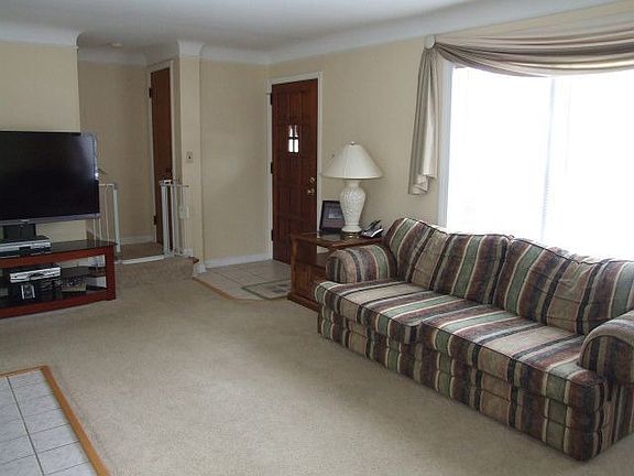 2nd image of 303 E 271st St
