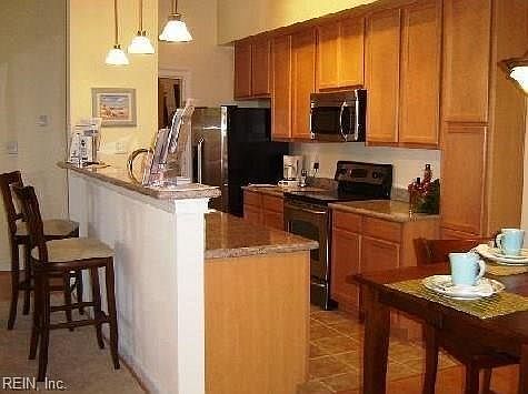 5th image of 2211 Pretty Lake Ave Unit 304