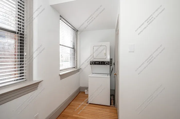 211 W 9th St #5 — Photo 11