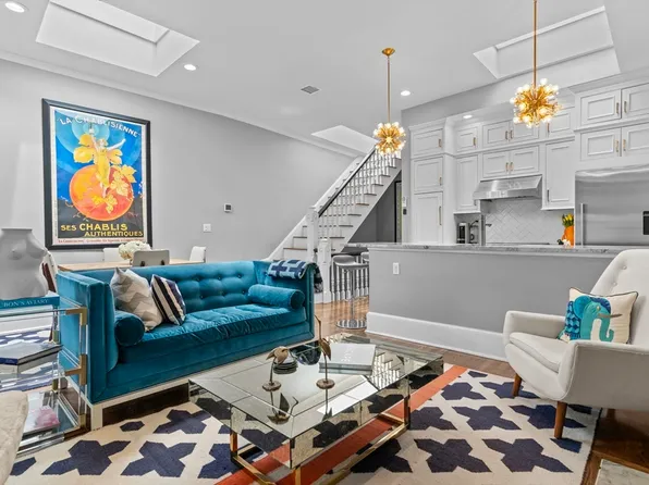 19 Greenwich Park APT 5, Boston, MA 02118