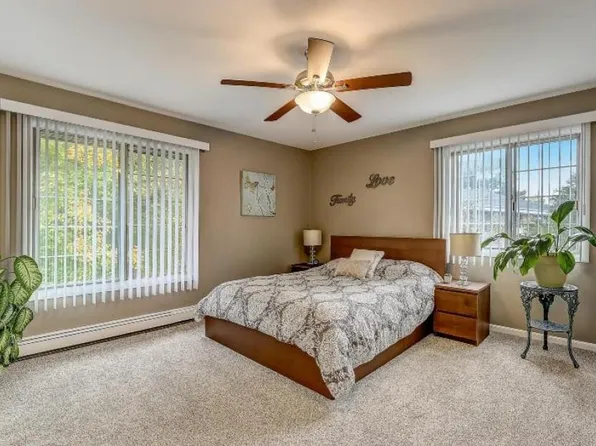 142 Heidel Rd, Thiensville, WI 53092