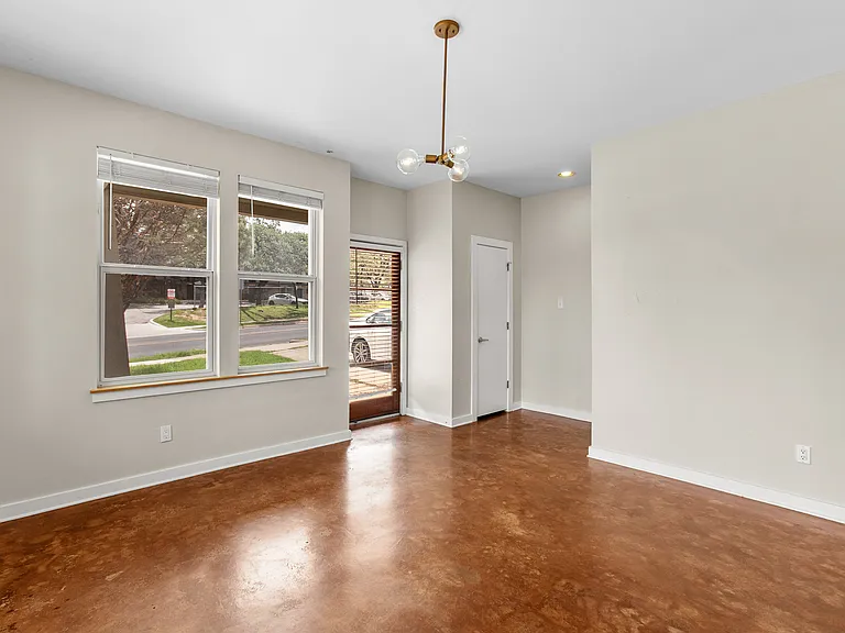 2314 S 5th St — Photo 4
