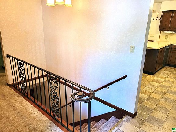 5th image of 2721 Willow St