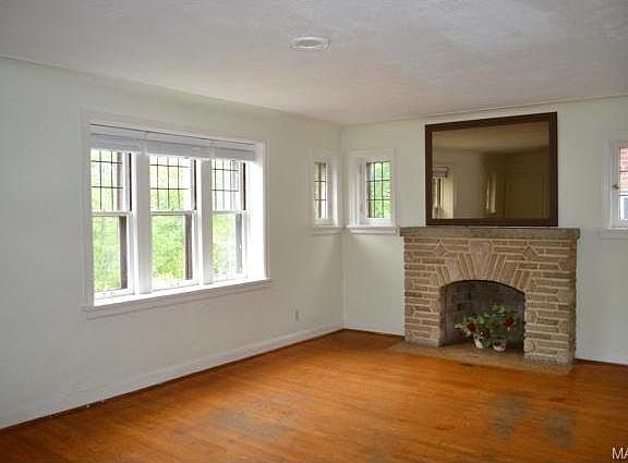 3rd image of 5032 Oleatha Ave