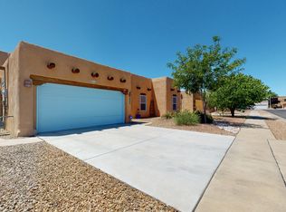 6012 Bear Claw Rd NW, Albuquerque, NM 87120
