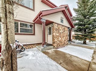 27 W Everridge Sq SW #205, Calgary, AB T2Y5J6