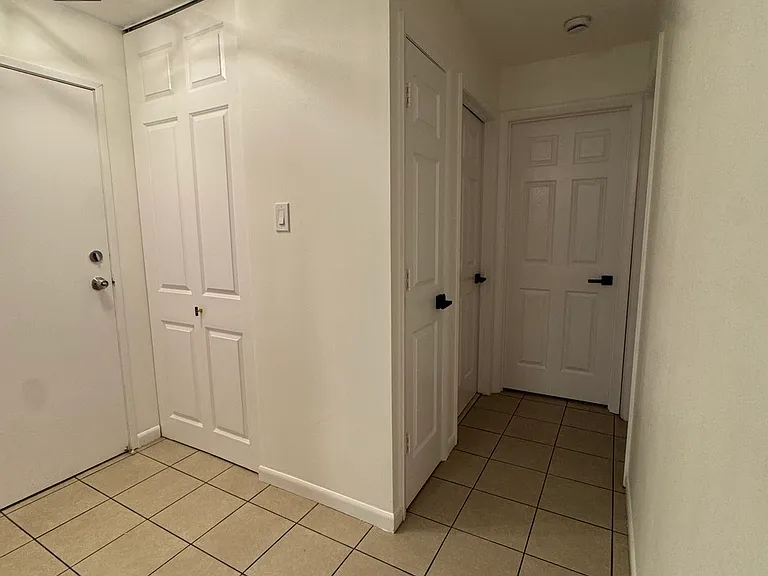 659 E Fullerton Ave — Photo 8