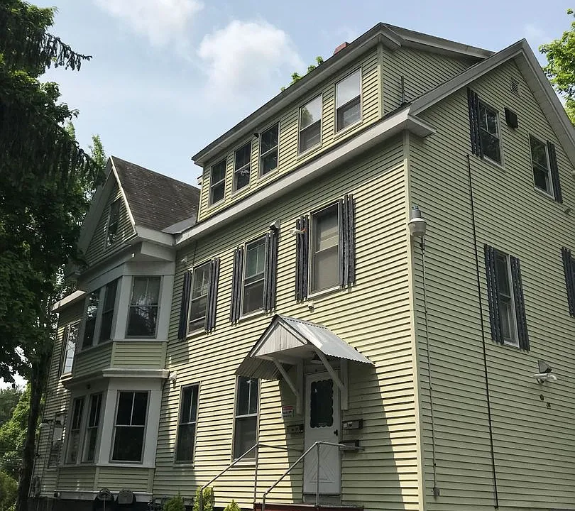 66 Stroudwater St #2