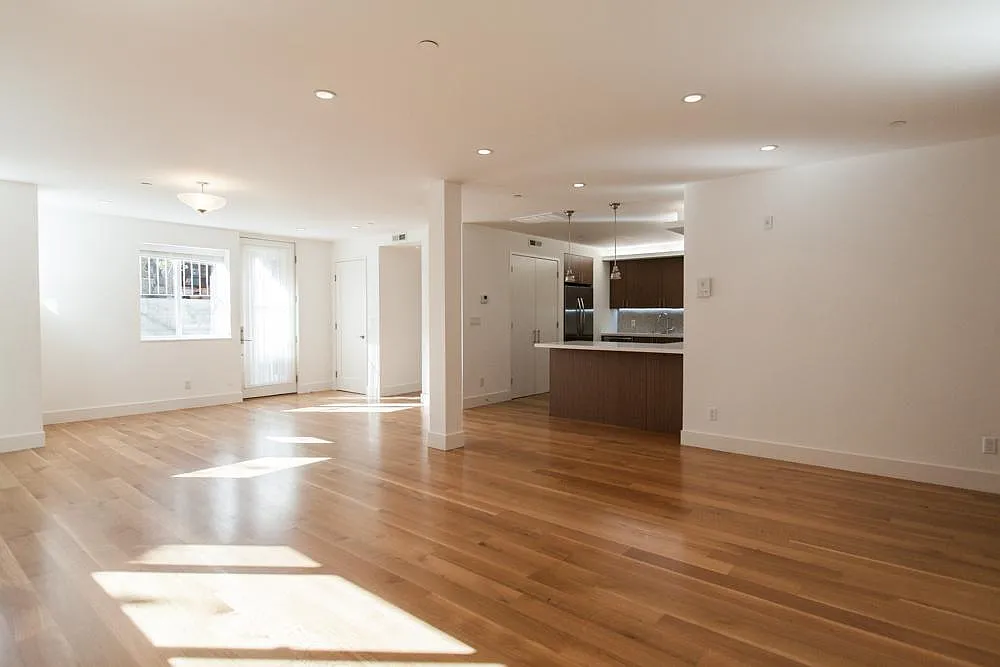 929 Broderick St — Photo 1