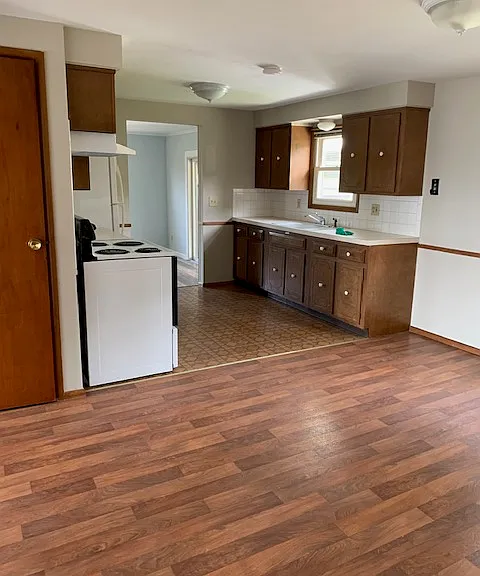 88 Grassmere Ave — Photo 3