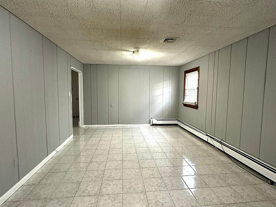 1st image of 133 Durant Ave Floor 1