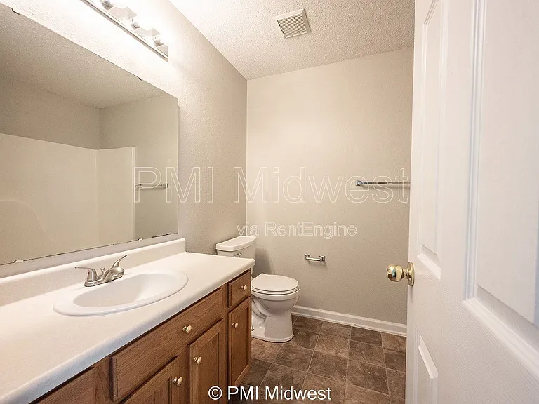 19496 Prairie Crossing Dr — Photo 16
