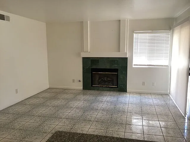 4 bed, 3.0 bath, 1874 sqft, $2,650 — Photo 4