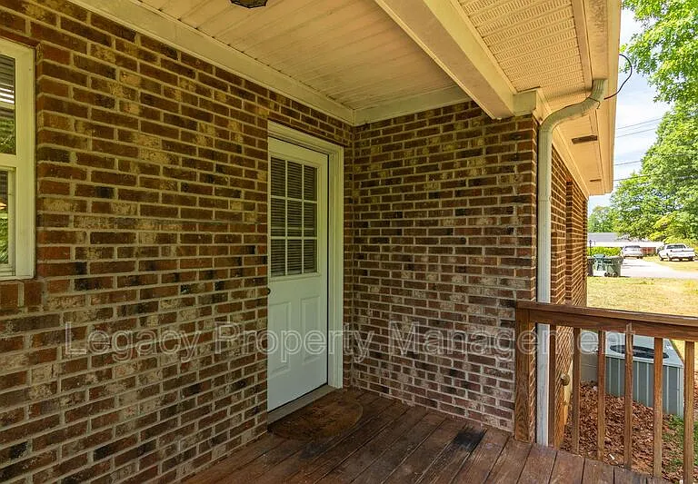 1316 Snow Ct — Photo 12