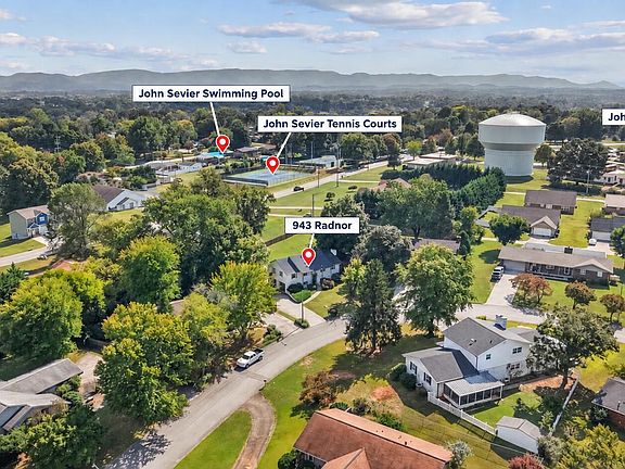 3rd image of 943 Radnor Rd