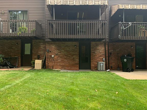 3rd image of 304 Kendall Ln
