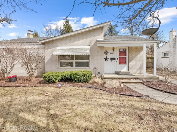 23114 Farmington Rd, Farmington, MI 48336