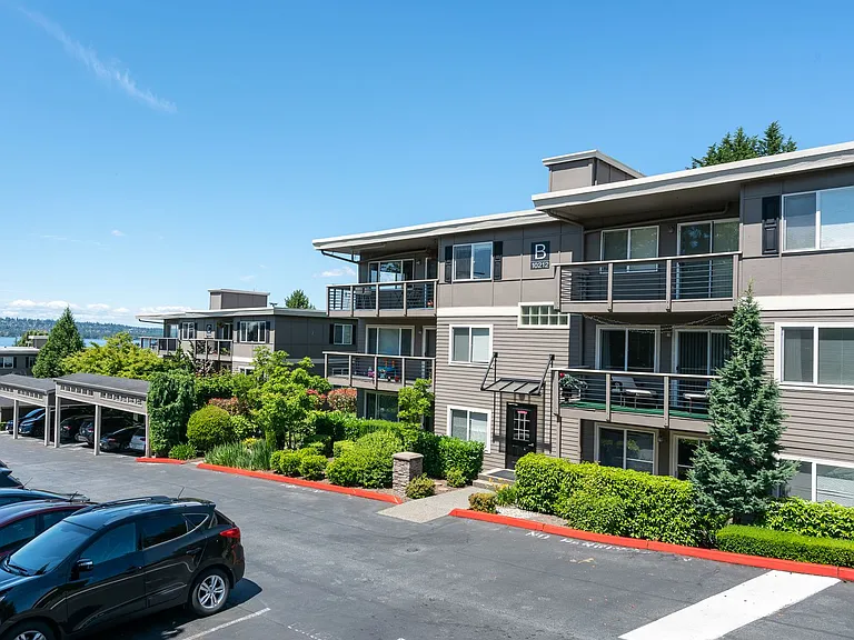 Monterey At Lake View Drive — Photo 14