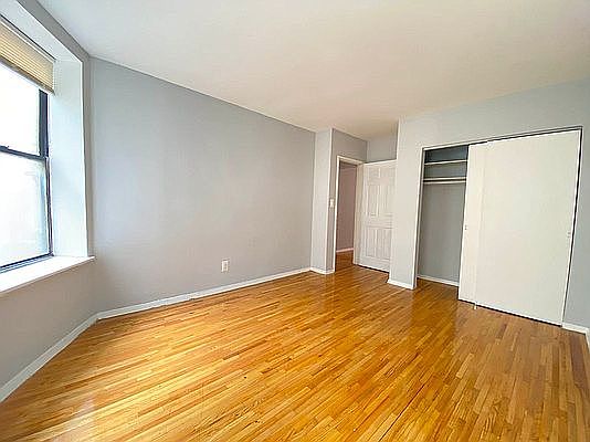4th image of 950 Bronx Park S APT 4E