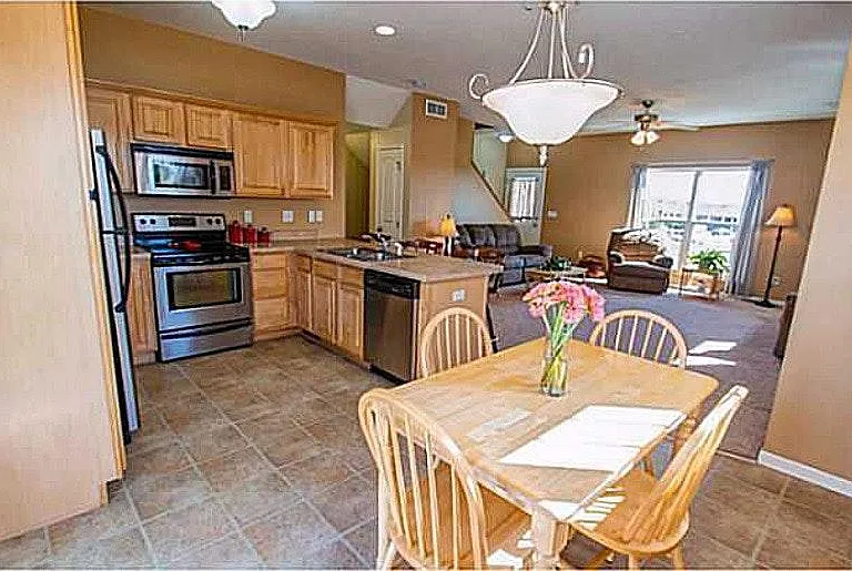 1607 SW White Birch Cir — Photo 5