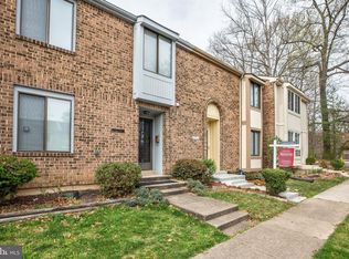 8712 Ridge Hollow Ct, Springfield, VA 22152