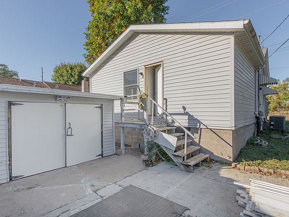 3rd image of 2802 Archer Dr