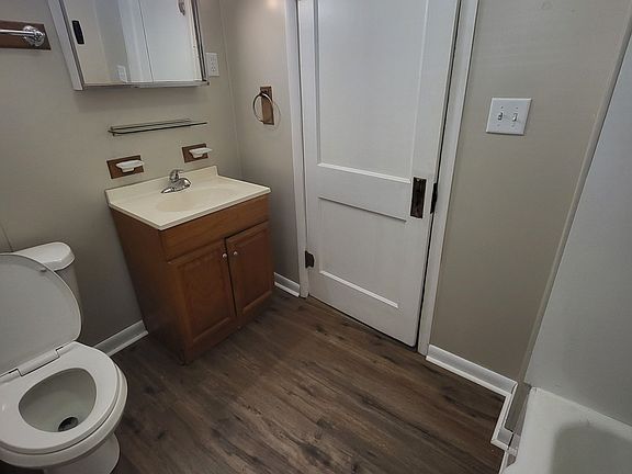 3rd image of 701 Dayton Ave