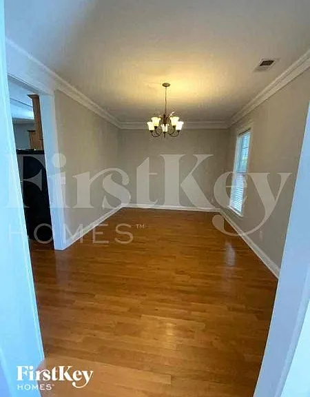 205 Barberry St — Photo 2