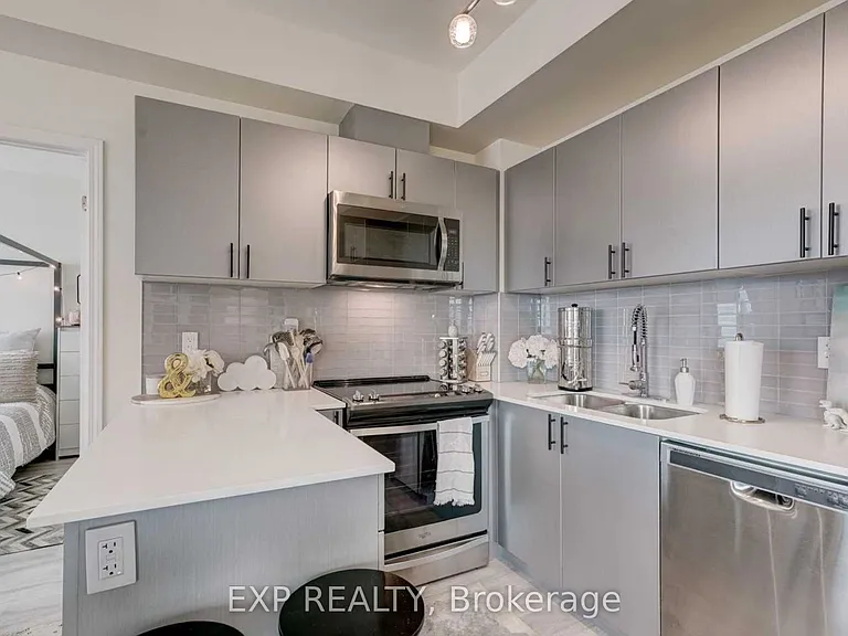 2522 Keele St #419 — Photo 14