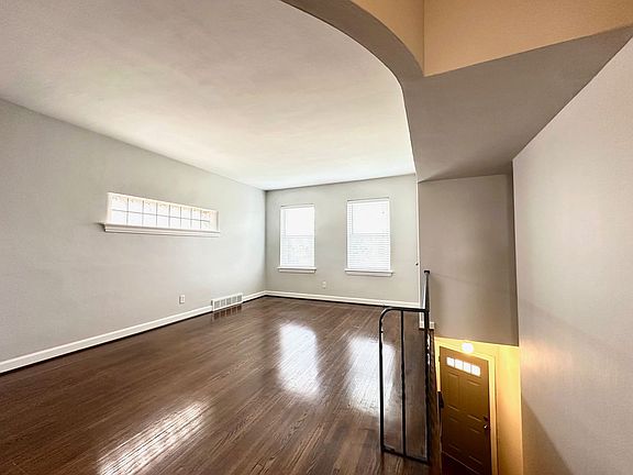 2nd image of 4633-4635 Jamieson Ave